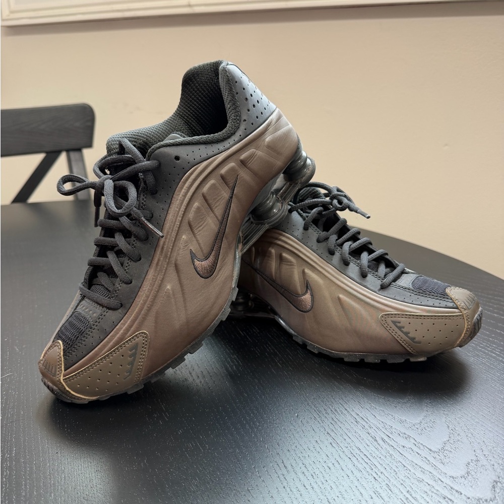 Nike Shox R4